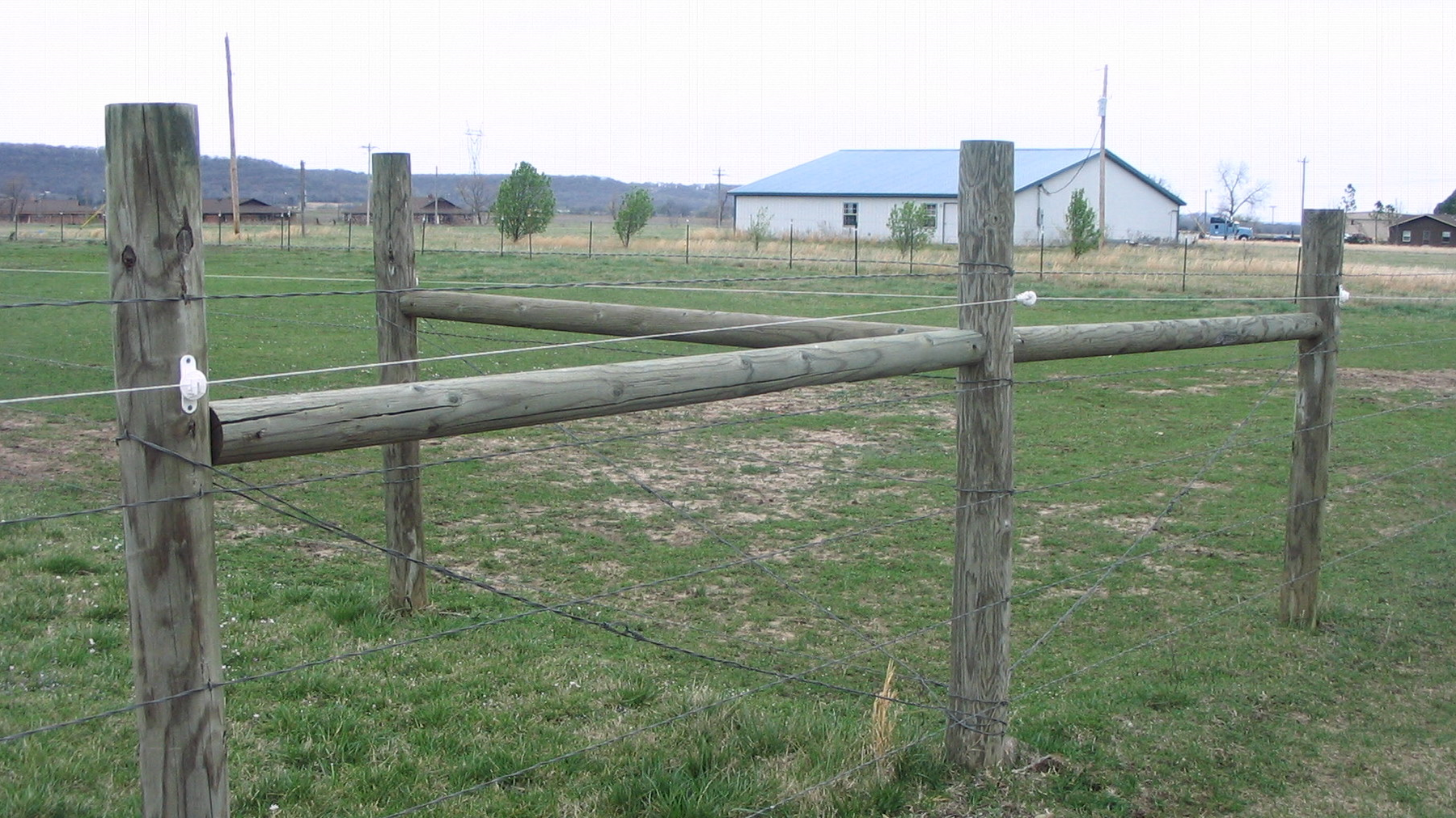 7 Ways To Set Up Corner Fence Post Bracing - Powerflex